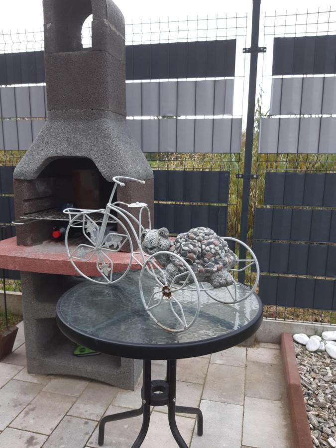 Mały Apartamencik Teo Rewal Zewnętrze zdjęcie